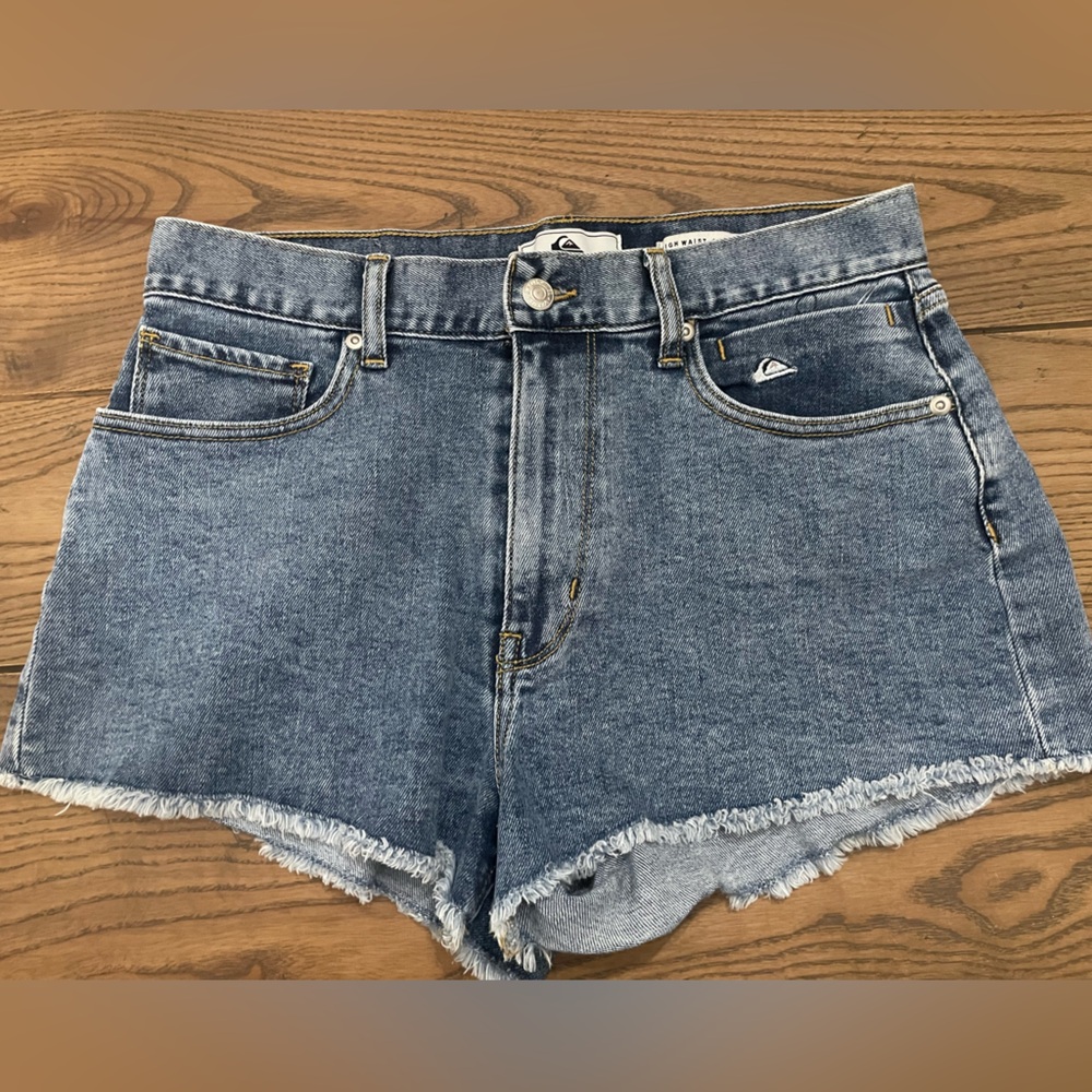 Quiksilver High Waist Cut Off denim shorts. Size 28